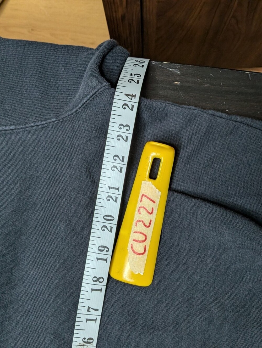 Nike Club Fleece Crewneck Centre Swoosh Logo Check Swoosh Pullover Black Small - Picture 6 of 7